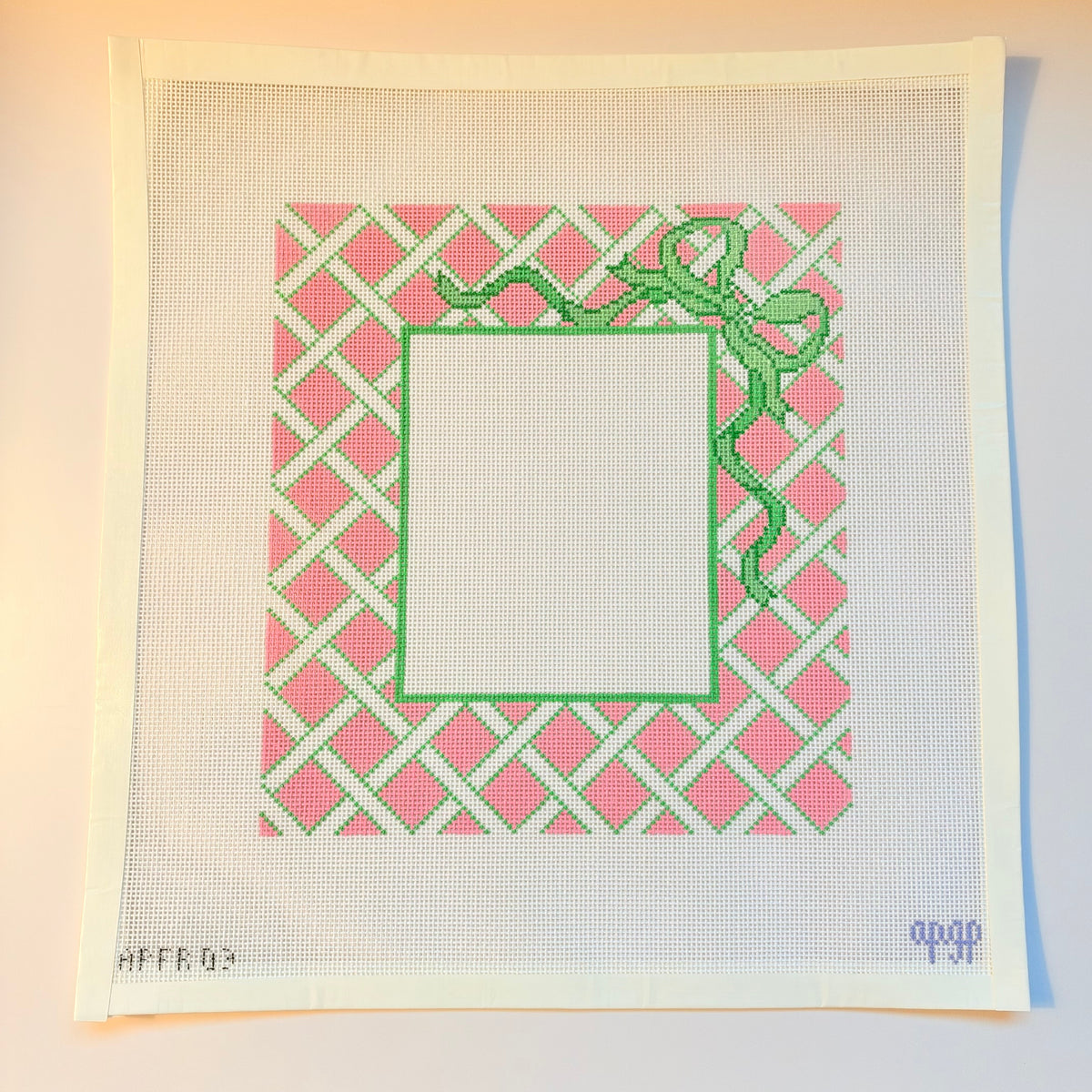 APFR03-P - Petite Pink Lattice Frame with bow - 18M