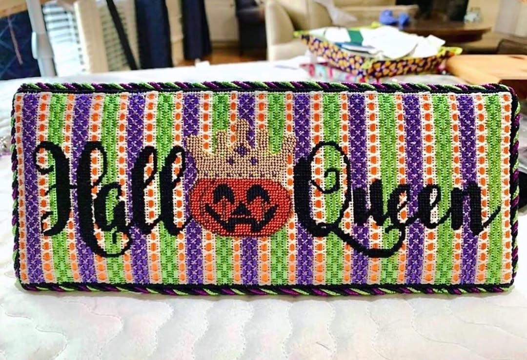 APHA07 - "Hall-o-Queen"