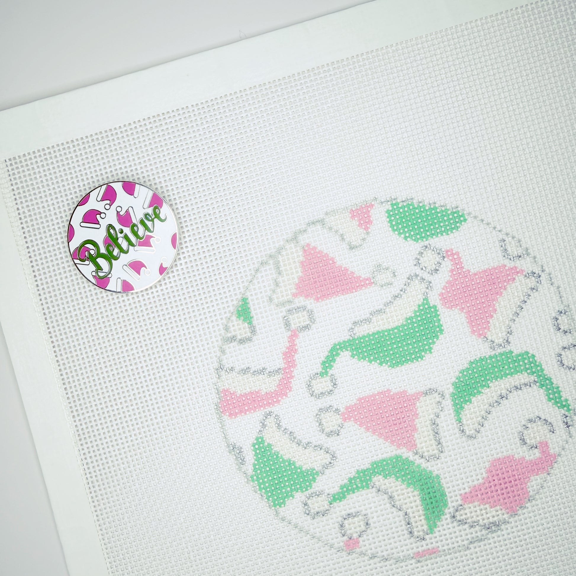 Believe with Santa Hats - Needle minder