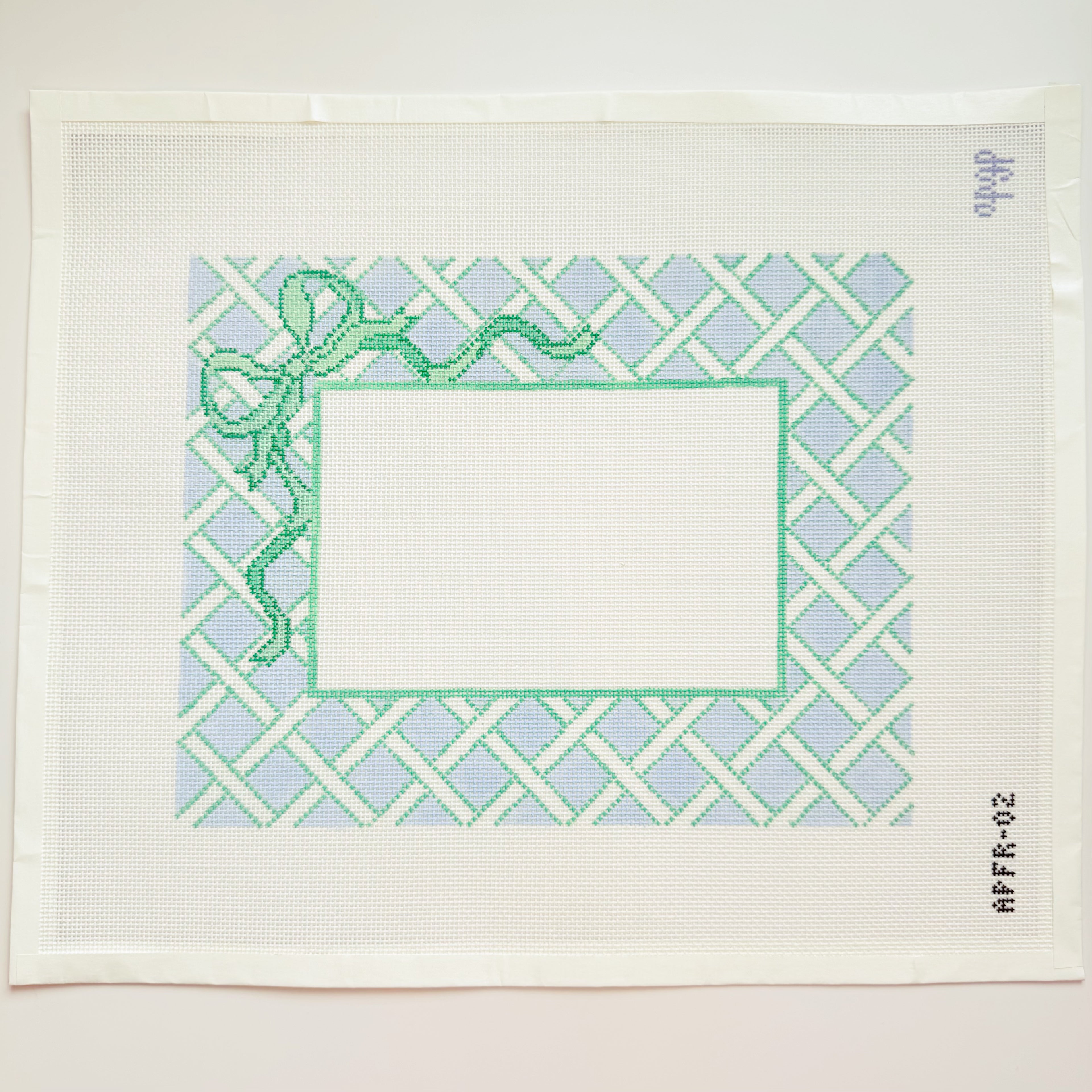 APFR02 - Blue Lattice Frame with bow