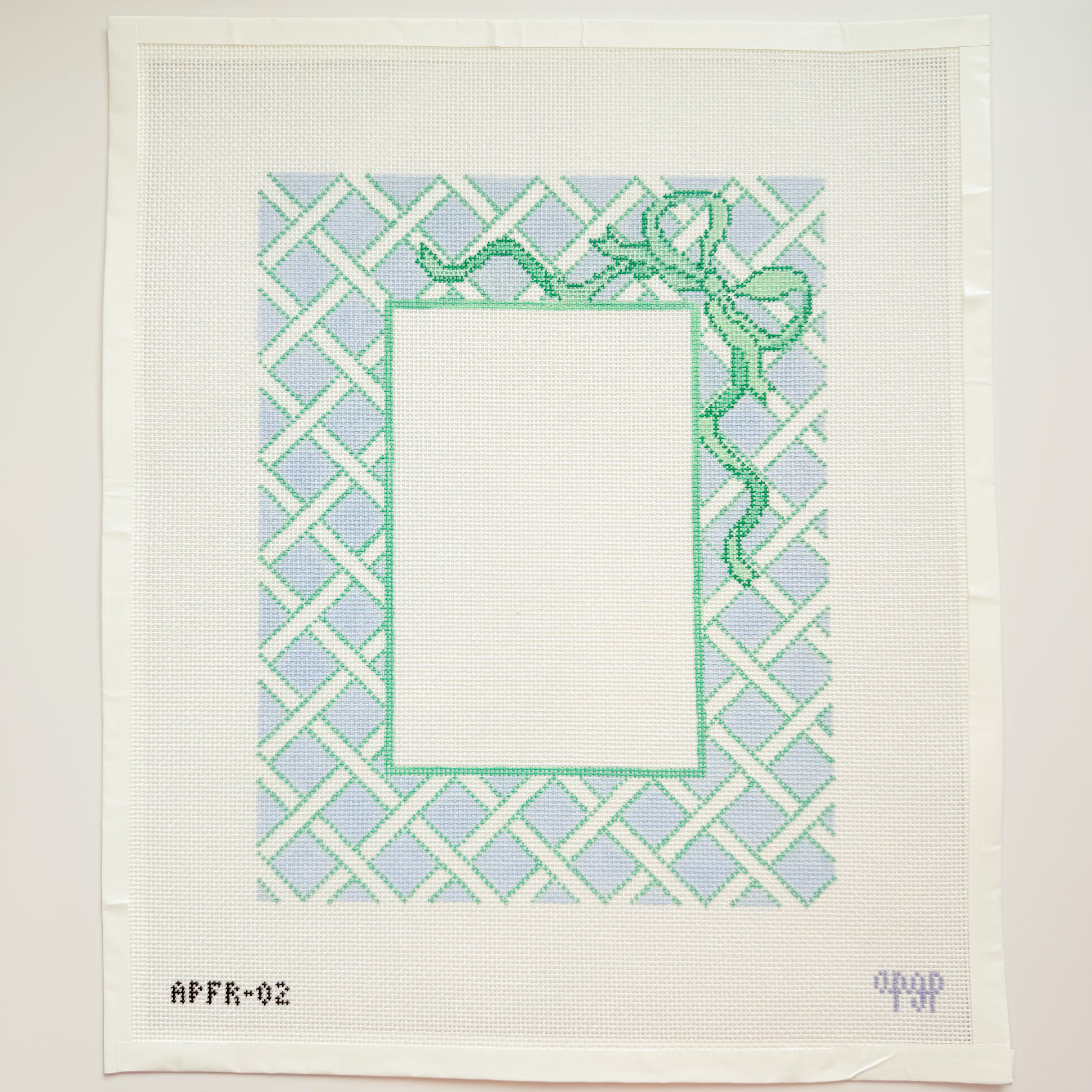 APFR02 - Blue Lattice Frame with bow