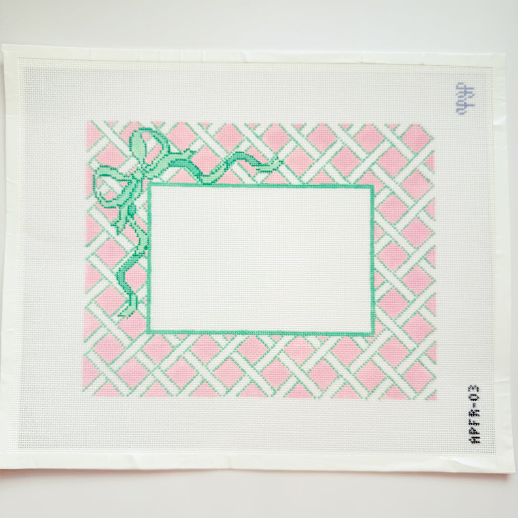 APFR03 - Pink Lattice Frame with bow