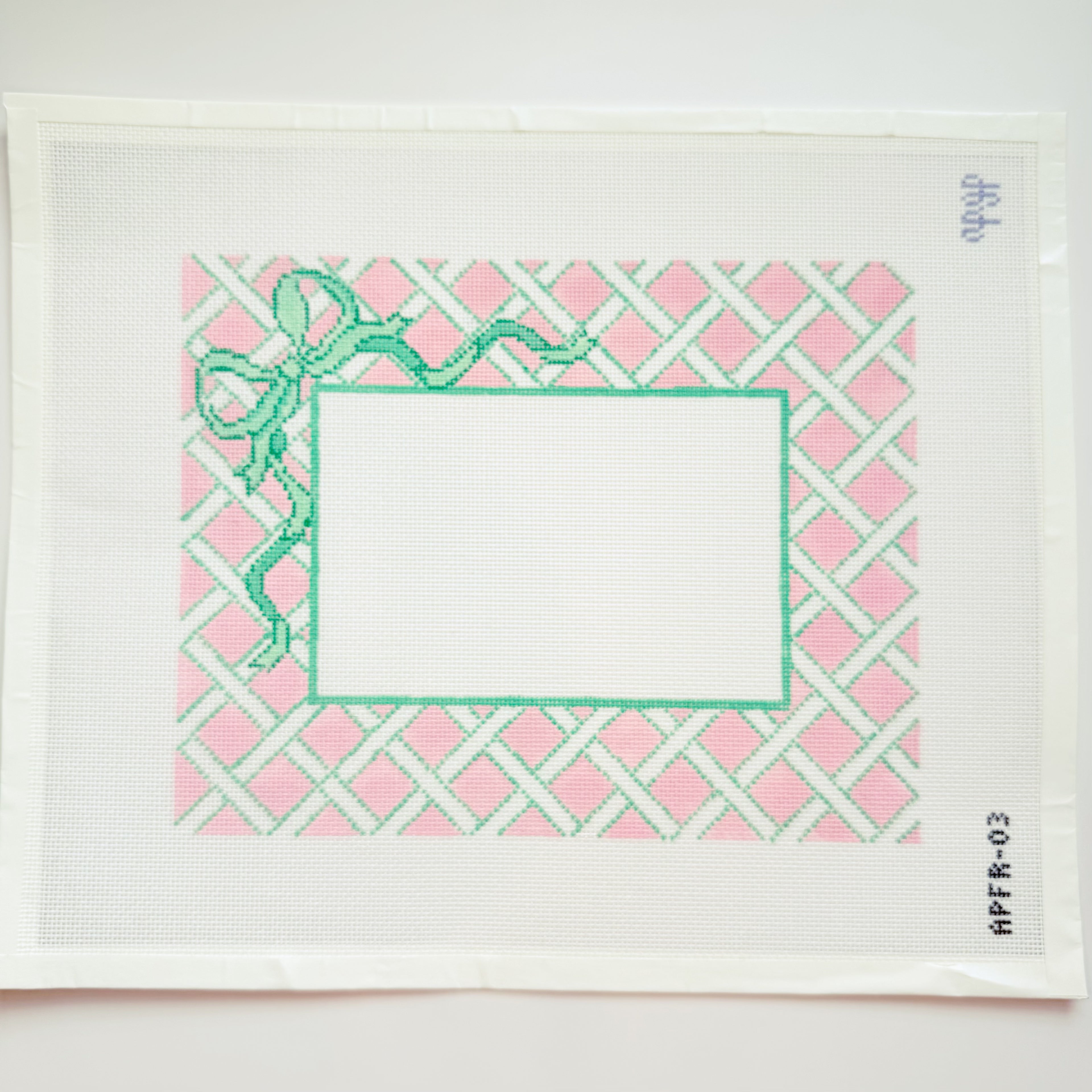 APFR03 - Pink Lattice Frame with bow