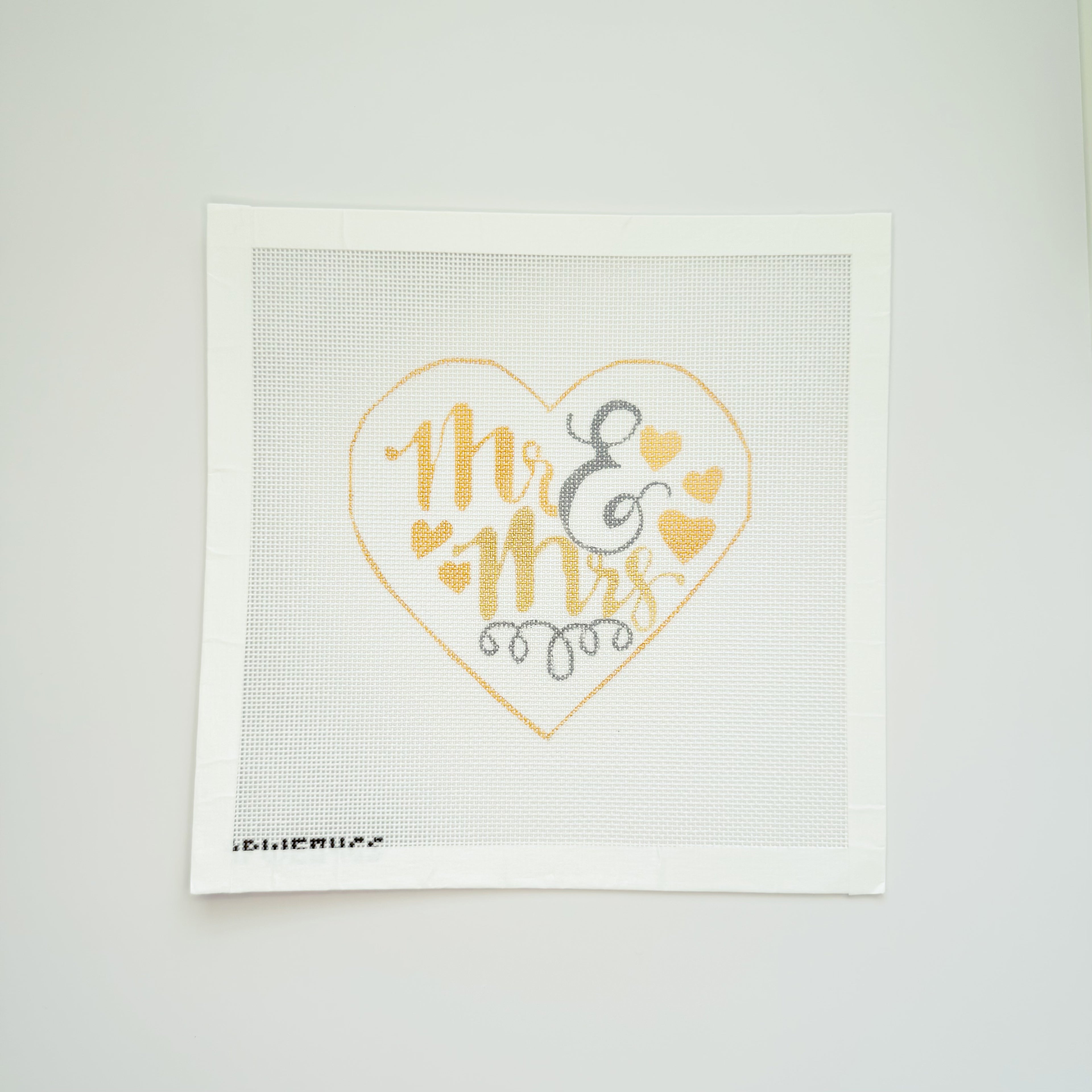 APWE04GS - "Mr. & Mrs" Heart Gold/Silver