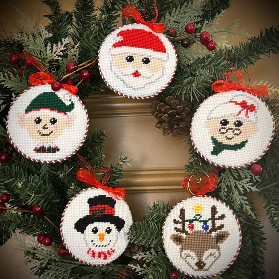 APCH45 -  North Pole Pals - Reindeer